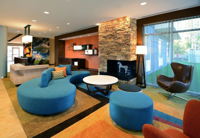 Imagen de los interiores del Hotel Fairfield Inn and Suites by Marriott Raleigh Capital Blvd./I-540. Foto 17