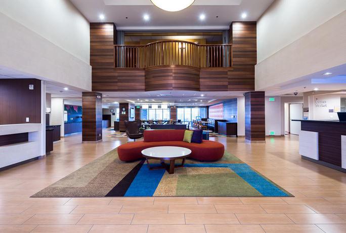 Imagen de los interiores del Hotel Fairfield Inn and Suites by Marriott Rancho Cordova. Foto 8