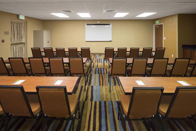 Imagen de los interiores del Hotel Fairfield Inn and Suites by Marriott Rancho Cordova. Foto 9