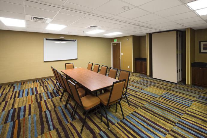 Imagen de los interiores del Hotel Fairfield Inn and Suites by Marriott Rancho Cordova. Foto 12