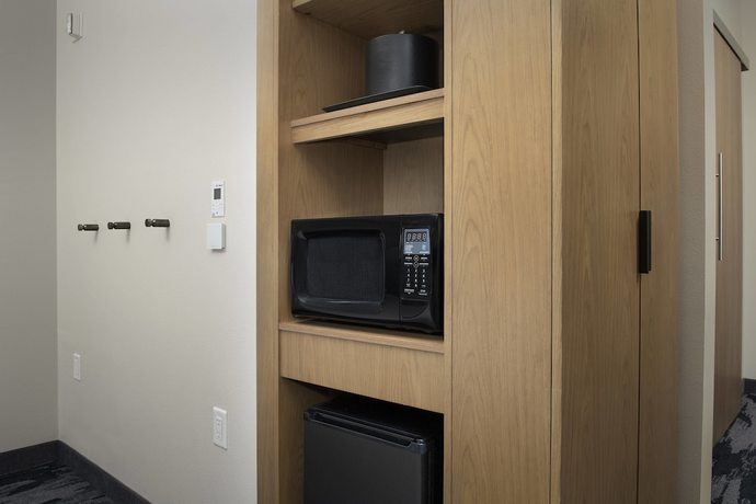 Imagen de la habitación del Hotel Fairfield Inn and Suites by Marriott Santa Rosa Rohnert Park. Foto 4
