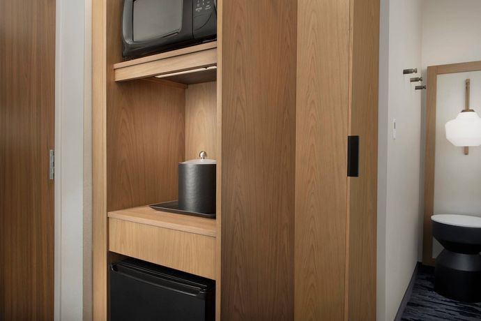 Imagen de la habitación del Hotel Fairfield Inn and Suites by Marriott Santa Rosa Rohnert Park. Foto 13