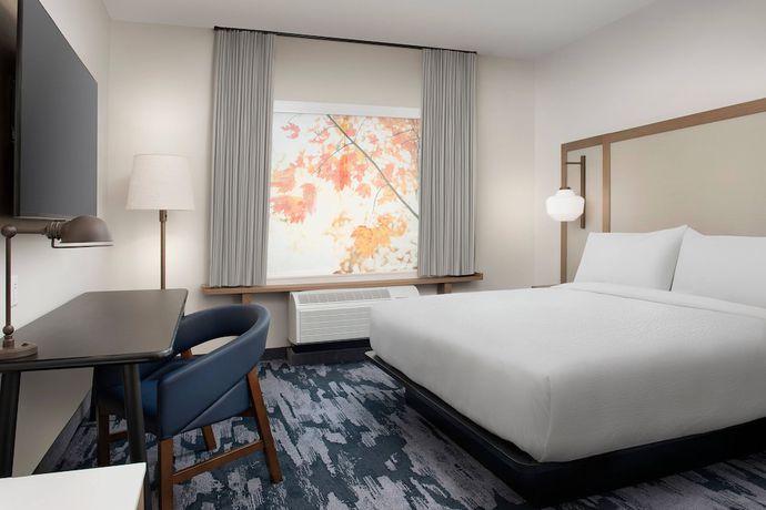 Imagen de la habitación del Hotel Fairfield Inn and Suites by Marriott Santa Rosa Rohnert Park. Foto 17