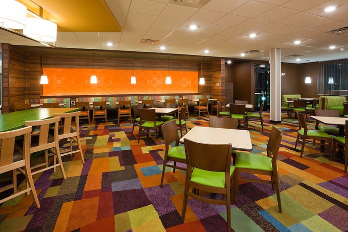 Imagen del bar/restaurante del Hotel Fairfield Inn and Suites by Marriott St. Paul Northeast. Foto 4