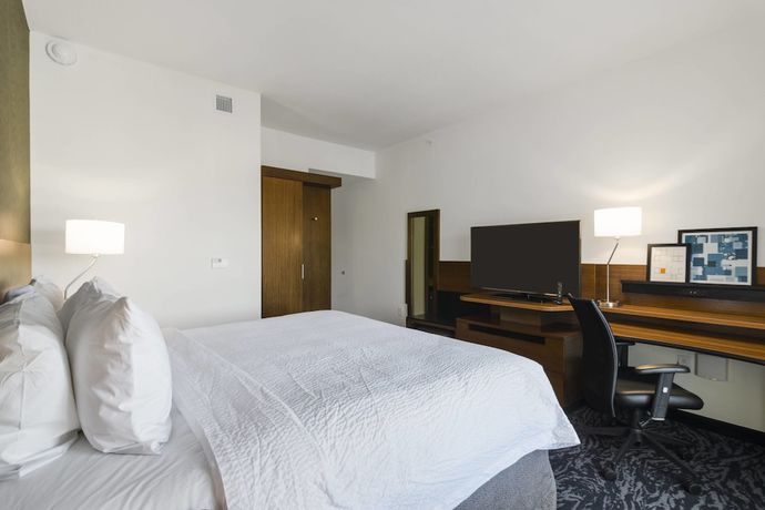Imagen de la habitación del Hotel Fairfield Inn and Suites by Marriott St Petersburg North. Foto 13