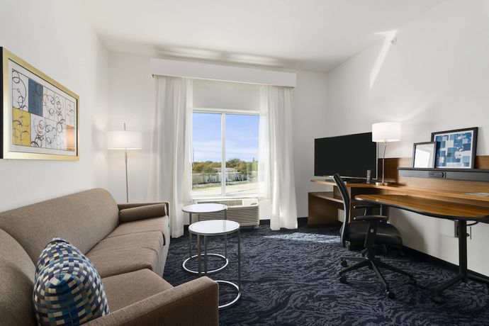 Imagen de la habitación del Hotel Fairfield Inn and Suites by Marriott St Petersburg North. Foto 14