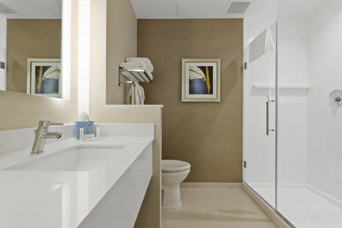 Imagen de la habitación del Hotel Fairfield Inn and Suites by Marriott St Petersburg North. Foto 15