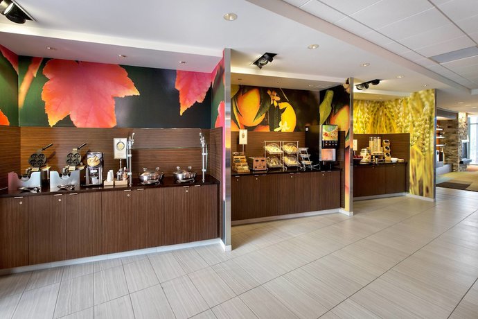 Imagen del bar/restaurante del Hotel Fairfield Inn and Suites by Marriott Syracuse Carrier Circle. Foto 3