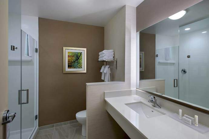 Imagen de la habitación del Hotel Fairfield Inn and Suites by Marriott Syracuse Carrier Circle. Foto 11