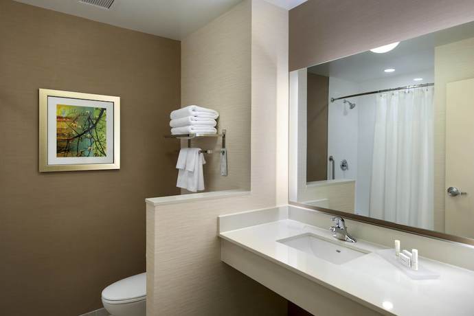 Imagen del bar/restaurante del Hotel Fairfield Inn and Suites by Marriott Syracuse Carrier Circle. Foto 7
