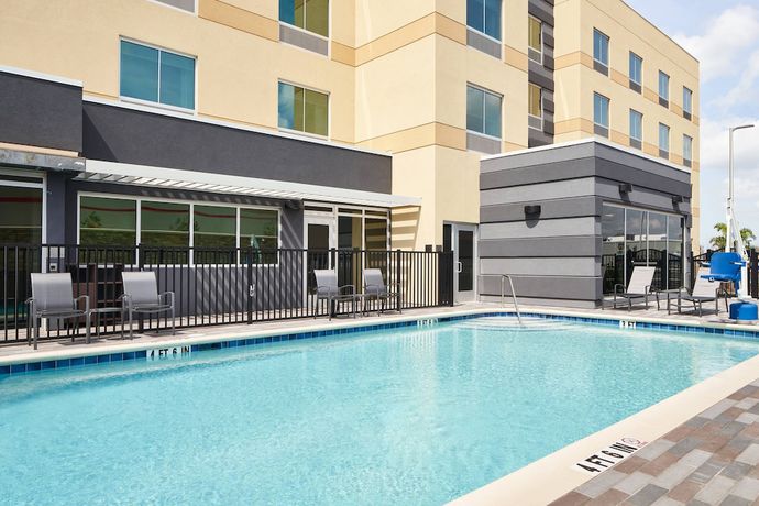 Imagen de la piscina del Hotel Fairfield Inn and Suites by Marriott Tampa Riverview. Foto 20