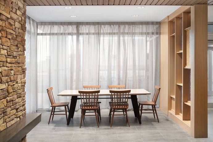 Imagen del bar/restaurante del Hotel Fairfield Inn and Suites by Marriott Tampa Riverview. Foto 2