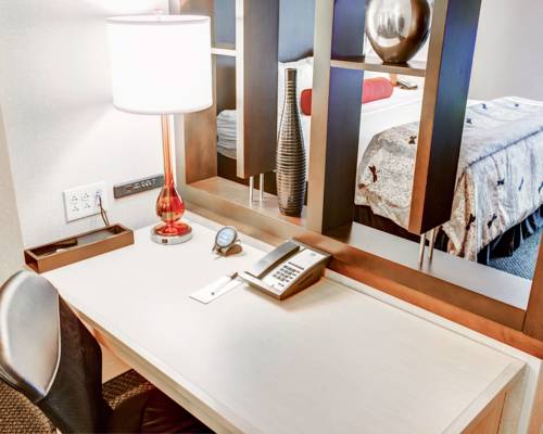 Imagen de la habitación del Hotel Fairfield Inn and Suites by Marriott Washington Casino Area. Foto 5