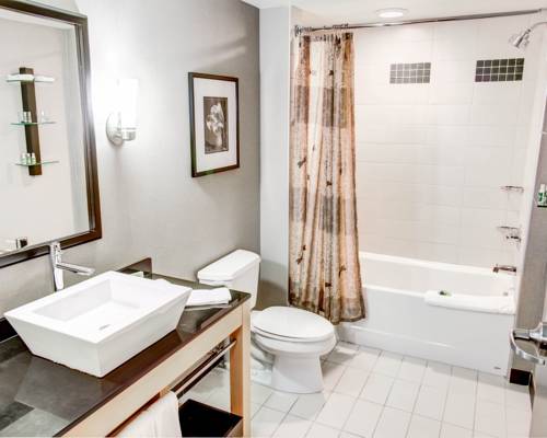 Imagen de la habitación del Hotel Fairfield Inn and Suites by Marriott Washington Casino Area. Foto 7