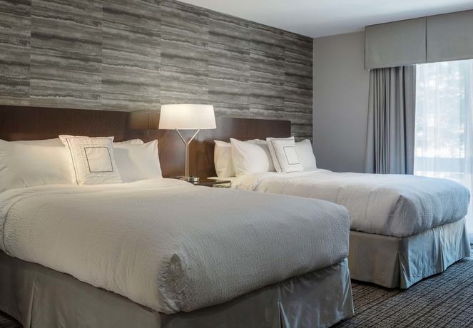 Imagen de la habitación del Hotel Fairfield Inn and Suites by Marriott Waterbury Stowe. Foto 11