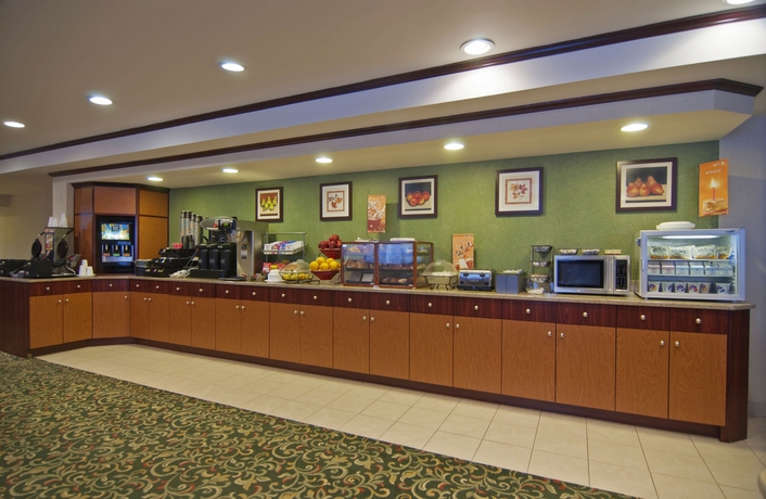 Imagen del bar/restaurante del Hotel Fairfield Inn by Marriott JFK Airport. Foto 5