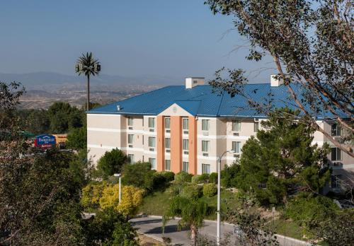 Imagen general del Hotel Fairfield Inn by Marriott Santa Clarita Valencia. Foto 3