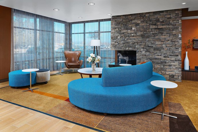 Imagen de los interiores del Hotel Fairfield InnandSuite by Marriott Fresno Yosemite Intl Airport. Foto 15