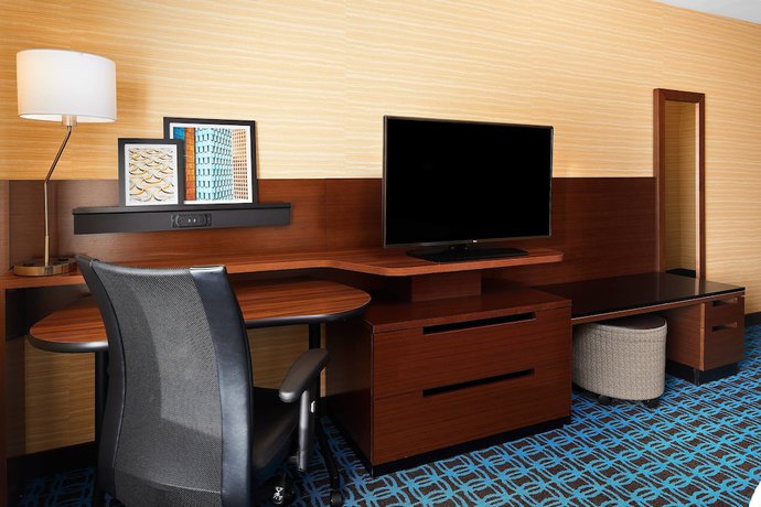 Imagen de la habitación del Hotel Fairfield InnandSuite by Marriott Fresno Yosemite Intl Airport. Foto 9