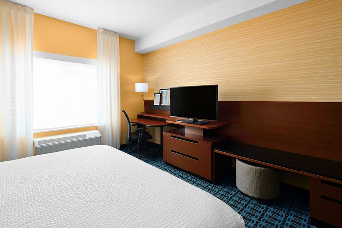 Imagen de la habitación del Hotel Fairfield InnandSuite by Marriott Fresno Yosemite Intl Airport. Foto 13