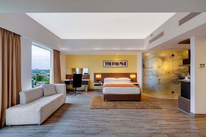 Imagen de la habitación del Hotel Fairfield by Marriott Ahmedabad. Foto 11