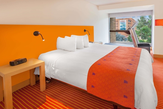 Imagen de la habitación del Hotel Fairfield by Marriott Bogota Embajada. Foto 3