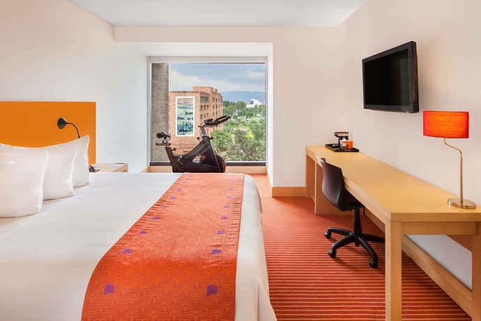 Imagen de la habitación del Hotel Fairfield by Marriott Bogota Embajada. Foto 4