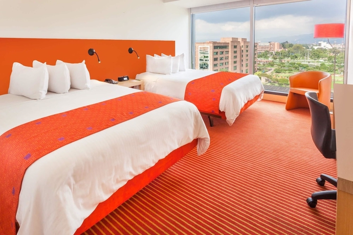 Imagen de la habitación del Hotel Fairfield by Marriott Bogota Embajada. Foto 5