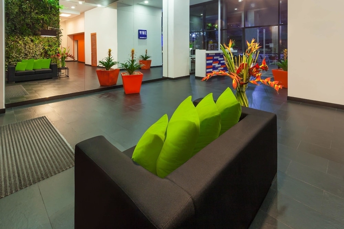 Imagen de los interiores del Hotel Fairfield by Marriott Bogota Embajada. Foto 15