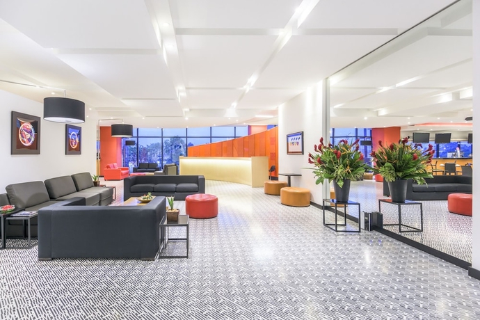 Imagen de los interiores del Hotel Fairfield by Marriott Bogota Embajada. Foto 16