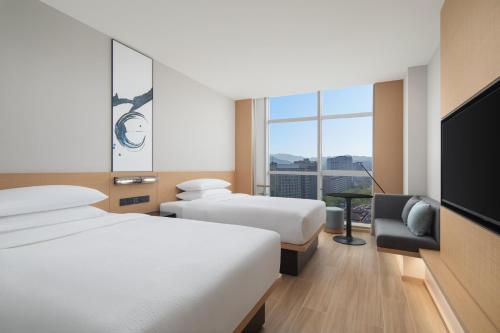 Imagen de la habitación del Hotel Fairfield by Marriott Hangzhou Wulin Square, China. Foto 11