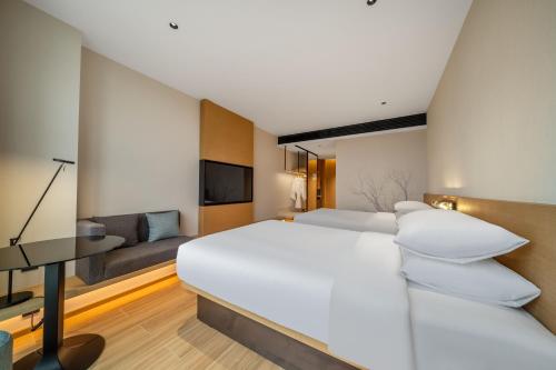 Imagen de la habitación del Hotel Fairfield by Marriott Hangzhou Wulin Square, China. Foto 20