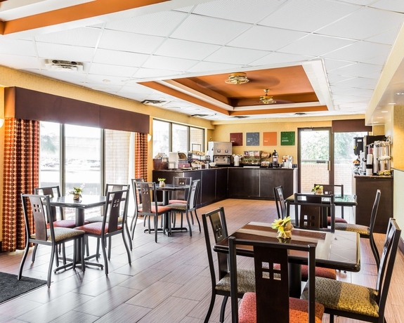 Imagen del bar/restaurante del Hotel Fairfield by Marriott Inn & Suites Charleston Downtown. Foto 4