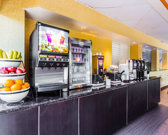 Imagen del bar/restaurante del Hotel Fairfield by Marriott Inn & Suites Charleston Downtown. Foto 6