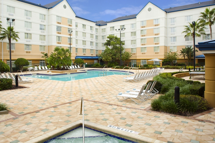 Imagen de la piscina del Hotel Fairfield by Marriott Inn & Suites Orlando Lake Buena Vista in the Marriott Village. Foto 15