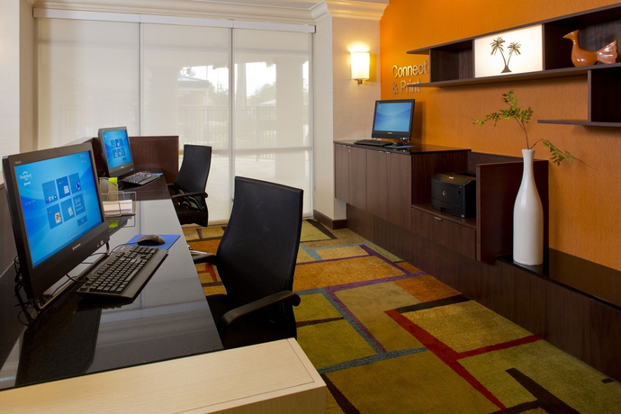 Imagen de los interiores del Hotel Fairfield by Marriott Inn & Suites Orlando Lake Buena Vista in the Marriott Village. Foto 12