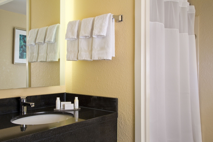 Imagen de la habitación del Hotel Fairfield by Marriott Inn & Suites Orlando Lake Buena Vista in the Marriott Village. Foto 8