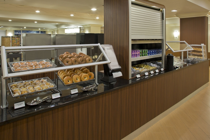 Imagen del bar/restaurante del Hotel Fairfield by Marriott Inn & Suites Orlando Lake Buena Vista in the Marriott Village. Foto 2