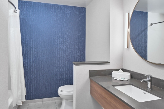 Imagen de la habitación del Hotel Fairfield by Marriott Inn & Suites Penticton. Foto 7