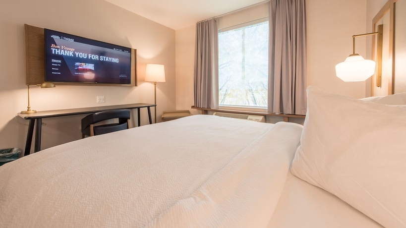 Imagen de la habitación del Hotel Fairfield by Marriott Inn & Suites Penticton. Foto 10