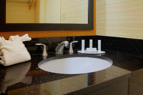 Imagen de la habitación del Hotel Fairfield by Marriott Inn & Suites West Palm Beach Jupiter. Foto 13