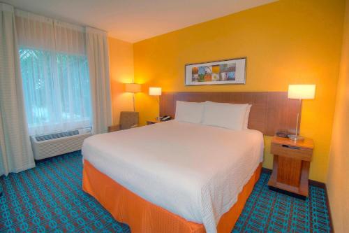 Imagen de la habitación del Hotel Fairfield by Marriott Inn & Suites West Palm Beach Jupiter. Foto 18