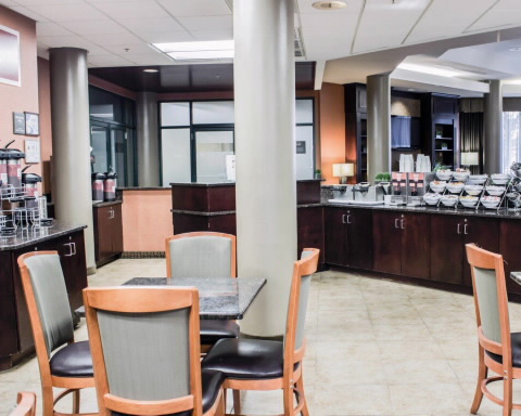 Imagen del bar/restaurante del Hotel Fairfield by Marriott Inn and Suites Durham. Foto 3