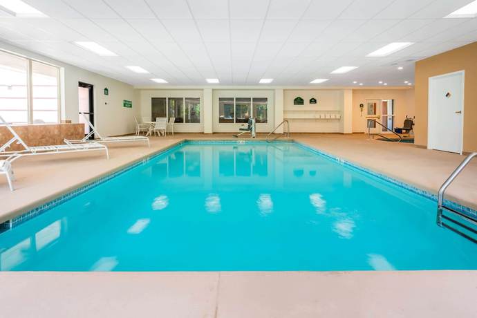 Imagen de la piscina del Hotel Fairfield by Marriott Inn and Suites by Marriott Helena North. Foto 18