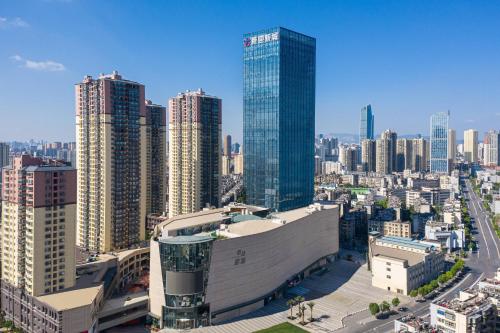 Imagen general del Hotel Fairfield by Marriott Kunming Xinying. Foto 1