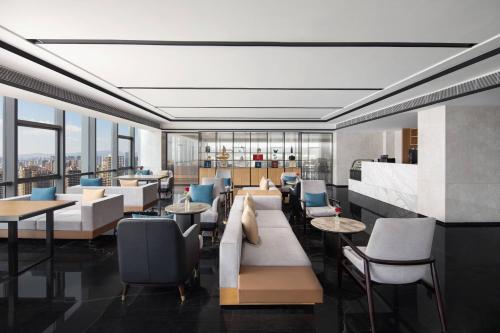 Imagen general del Hotel Fairfield by Marriott Kunming Xinying. Foto 5