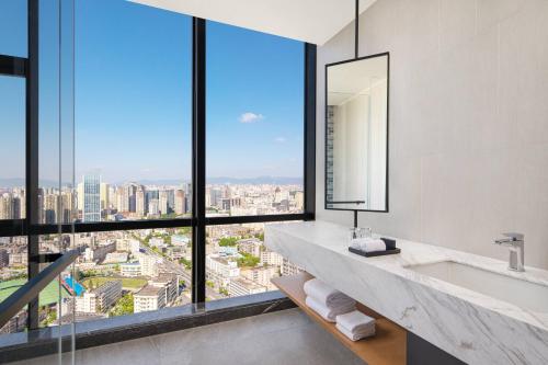 Imagen general del Hotel Fairfield by Marriott Kunming Xinying. Foto 8