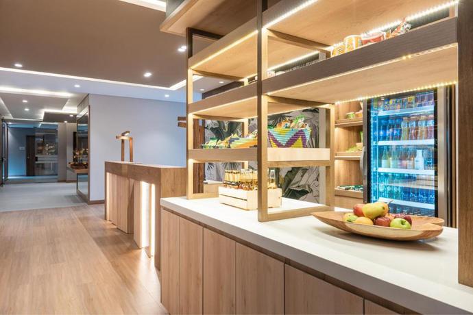 Imagen del bar/restaurante del Hotel Fairfield by Marriott Medellin Sabaneta. Foto 3