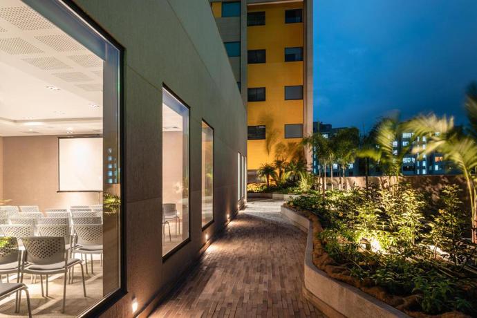 Imagen de los exteriores del Hotel Fairfield by Marriott Medellin Sabaneta. Foto 13