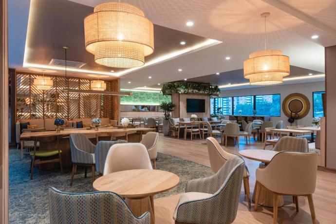 Imagen del bar/restaurante del Hotel Fairfield by Marriott Medellin Sabaneta. Foto 6